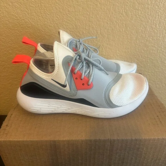 Nike Women’s Shoes in Gray and Red - Picture 2 of 6